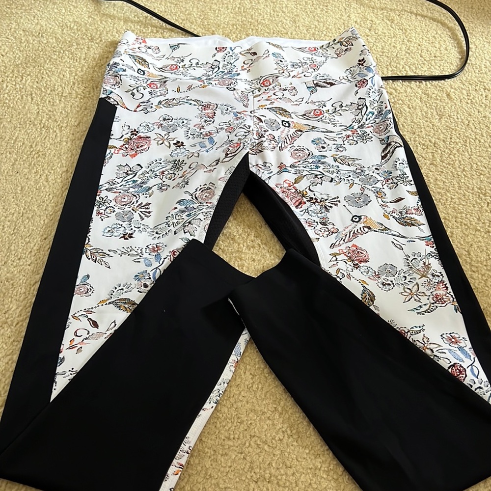 NWOT Lucas Hugh London Ultracor leggings Inca Inco bird floral print